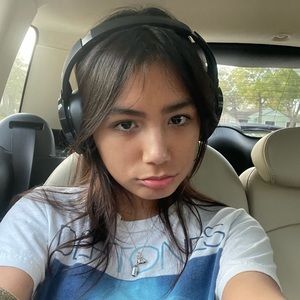 Meet your Posher, Stella